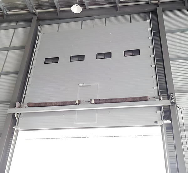 金银川路街道工业滑升门