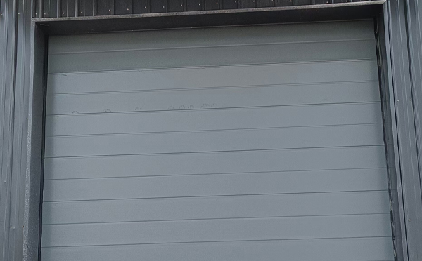 金银川路街道车库门