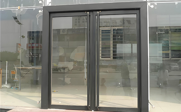 金银川路街道玻璃地弹门