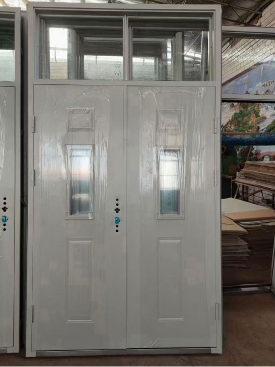 金银川路街道学校教室门