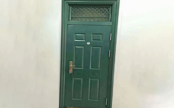 金银川路街道学校教室门