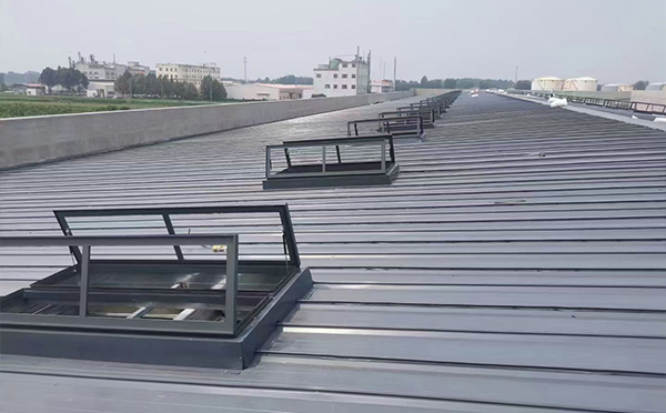 某中学室内体育馆金银川路街道排烟窗改造项目