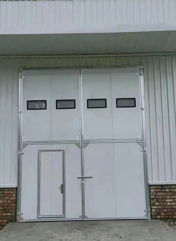 金银川路街道工业门在设备装配车间出入口的实施记录