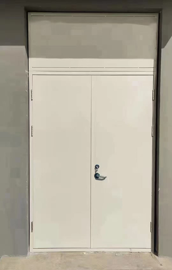 展览馆项目完成大跨度金银川路街道防火门安装